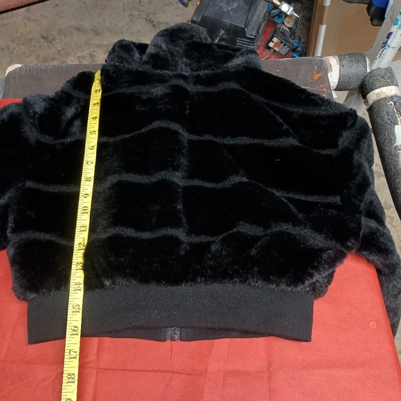 SHEIN Black Puffer Jacket Modern Cozy Design - Picture 6 of 11